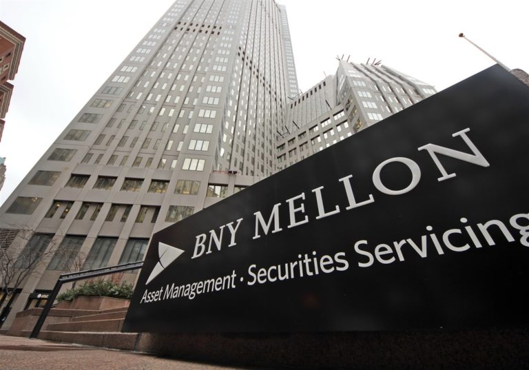 Bank of New York Mellon: Is It a Buy or a Sell?