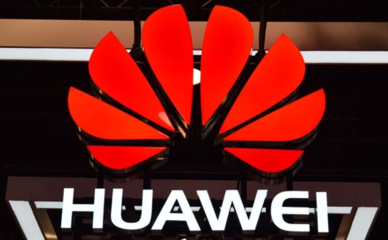 Huawei’s P20 Crops Up Online In Alleged Prototype Photos