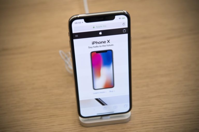 Why Android Is Copying the iPhone X’s Most Hated Feature