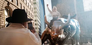 As the Dow nears 40,000, here’s what experts say you should do to prepare for a potential pullback