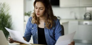 There’s still time to make a last minute 2023 IRA contribution and possibly claim a tax break. Here’s who qualifies