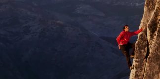 Bitcoin Stable Near $71K as GBTC Outflows Pick Back Up