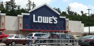 Lowe’s beats on earnings and revenue, even as consumers spend less on DIY projects