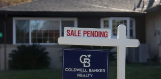 Pending home sales in April slump to lowest level since the start of the pandemic