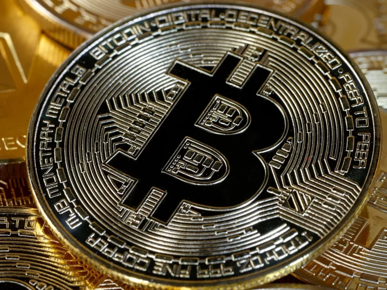 Bitcoin Could Surge To $500K Amid DeFi Boom, Trump’s Pledge To Establish A BTC Strategic Reserve, Says Cardano Founder Charles Hoskinson