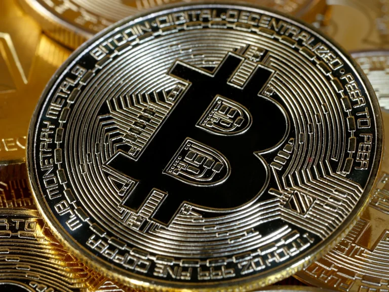 Bitcoin price soars past $105,000 as the Fed says US banks can serve crypto clients