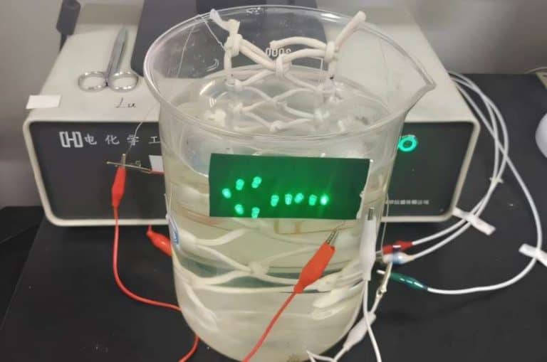 Yarn-like battery prototype uses seawater to power devices