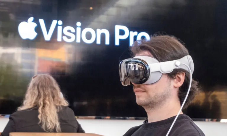 Apple Intelligence to Expand to Vision Pro Headset in April