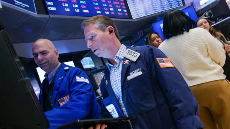 S&P 500 closes higher in volatile trading Friday, but index posts worst week since September: Live updates