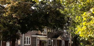 US consumer sentiment slumps, households brace for inflation surge