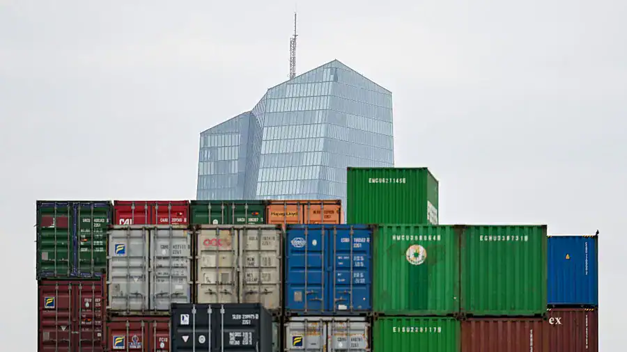 ECB Won’t Flinch Yet in the Shadow of Trump’s Trade War