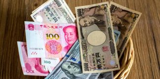 Japanese Bonds Tumble as Fiscal Worries Mount Before Election