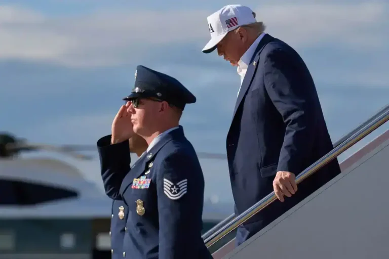 Trump Sets Aug. 1 Tariff Start Ahead of Wednesday Deadline