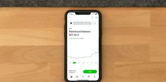 Robinhood Keeps Hitting New Highs. How Should You Play HOOD Stock Here?