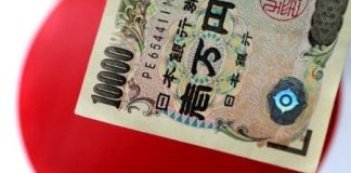 Yen struggles after Trump tariff letter; Aussie jumps after RBA hold