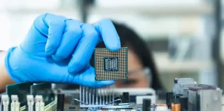 Meet The Genius Artificial Intelligence (AI) Stock That Nvidia CEO Jensen Huang Said Is a “Very Smart” Buy