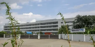 Foxconn’s Recall of More Chinese Staff Tests Apple’s India Push