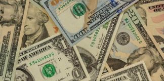Dollar Continues Lower on US Rate-Cut Expectations