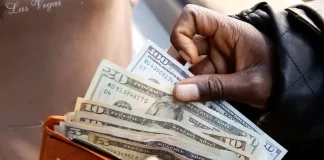 Dollar on the defensive before data releases, risk of US government shutdown