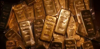 Gold Pushes Toward Record as Traders Wait for Inflation Prints