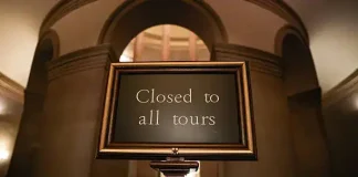 Trump Fires Federal Workers, Escalating US Shutdown Fight