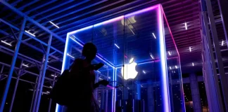 What the heck is going on at Apple?