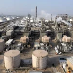 Oil Holds Two-Day Gain With Focus on Ukraine Talks and Surplus