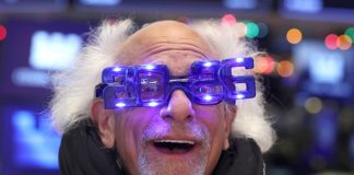 Stock market today: Dow, S&P 500 edge higher to kick off 2026, semiconductor stocks rally