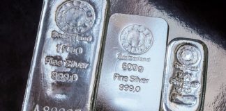 Chinese Silver Fund Halts Trading as Frenzy Drives Up Premium