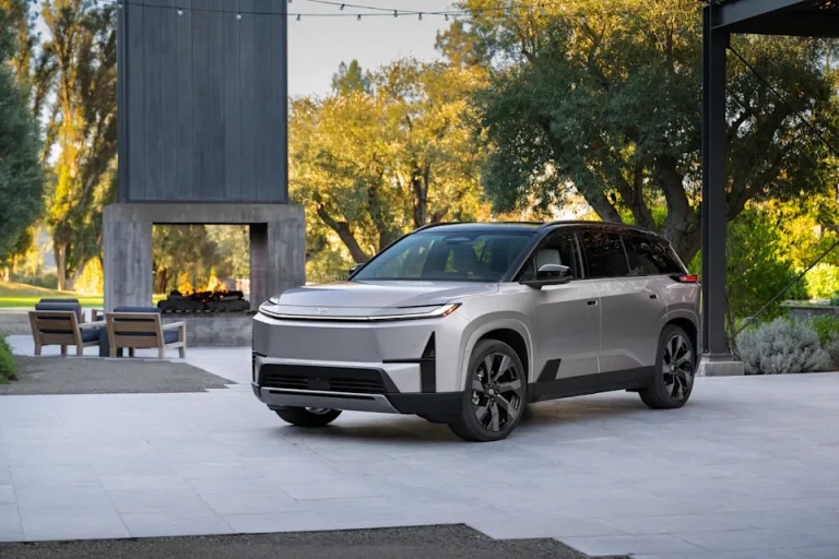 Toyota recasts Highlander as 3-row electric SUV, even as industry reverses from EVs