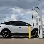 Stellantis sells 5 billion euros in bonds to bolster finances after EV charges