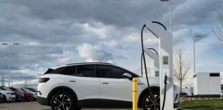 Stellantis sells 5 billion euros in bonds to bolster finances after EV charges