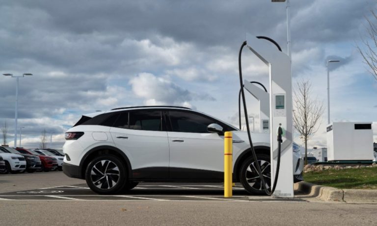 Stellantis sells 5 billion euros in bonds to bolster finances after EV charges