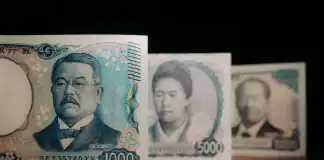 Yen Slides Past 160 Per Dollar to Weakest Level Since 2024