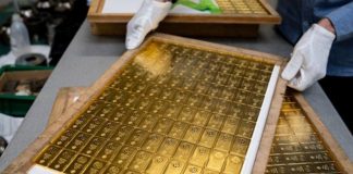 Gold Climbs After Trump Agrees to a Two-Week Ceasefire in Iran