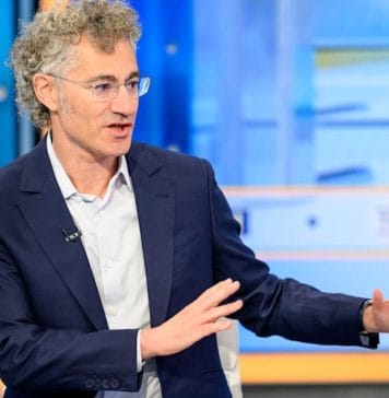 Only 2 types of people will survive the AI era, warns Palantir’s billionaire CEO — but there is another way to succeed