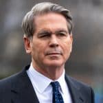 Trump Hints at War’s End as Hormuz Standoff Chokes Oil Flows