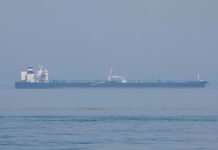 Oil Drops as Trump Strikes Upbeat Tone With War Near 50-Day Mark