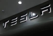 Tesla registers its AI-driven voice assistant in Shanghai