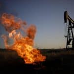 Oil Climbs as US Weighs Iran Proposal With Hormuz Still Shut