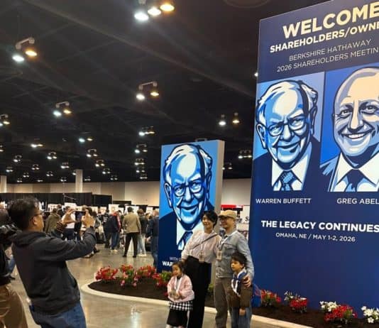 Crowd shrinks as Berkshire Hathaway’s new CEO leads the annual meeting for the first time Saturday