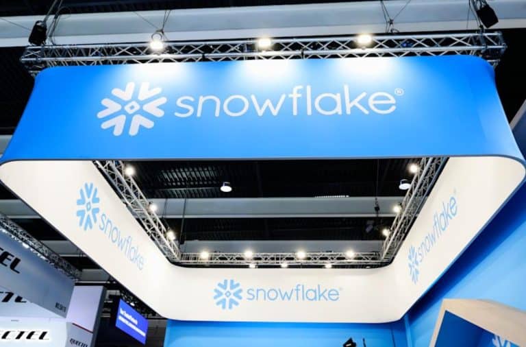 Snowflake stock soars on growing enterprise AI demand, AWS partnership
