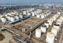 Oil Extends Gain as US-Iran Clashes Cloud Outlook for Peace Deal
